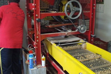 pistachio sheller